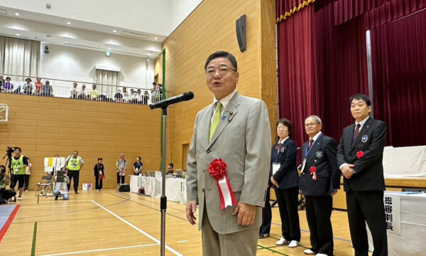 古川康佐賀県連盟会長による開会宣言