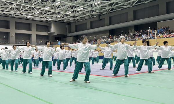 鳥取県連盟による集団演武