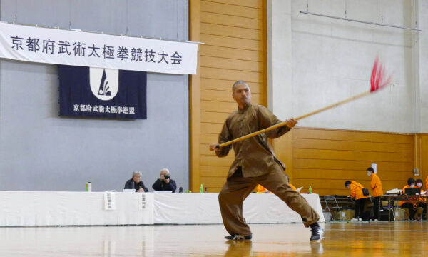 空気が引き締まる迫力の演武