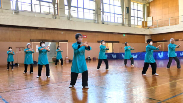 ＜太極拳連星クラブ＞
平成９年に曾紅友先生の生徒を中心に太極拳友好交流の会として結成した紅友会が前身。楽しく活動しています。